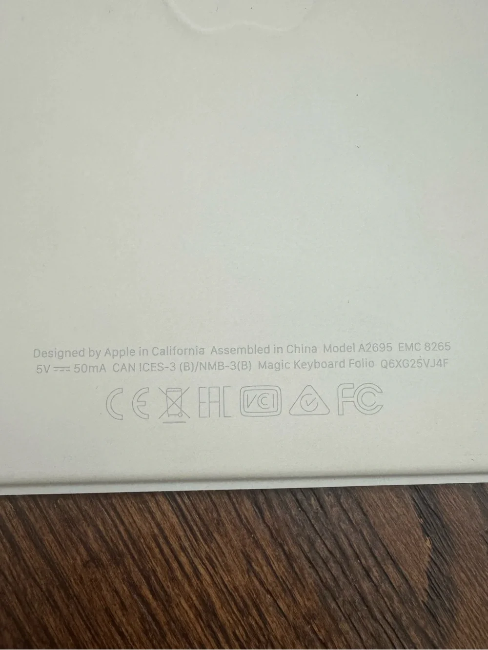 Apple White Magic Keyboard Folio for iPad
